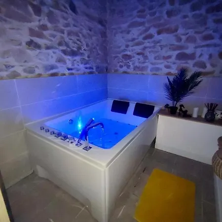 Jacuzzi De Charme Pour 2 Nîmes