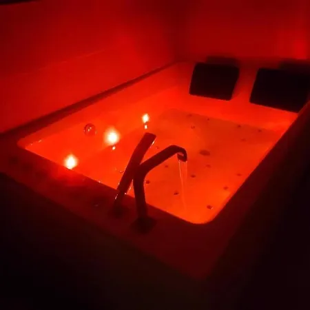 Lejlighed Jacuzzi De Charme Pour 2 Nîmes